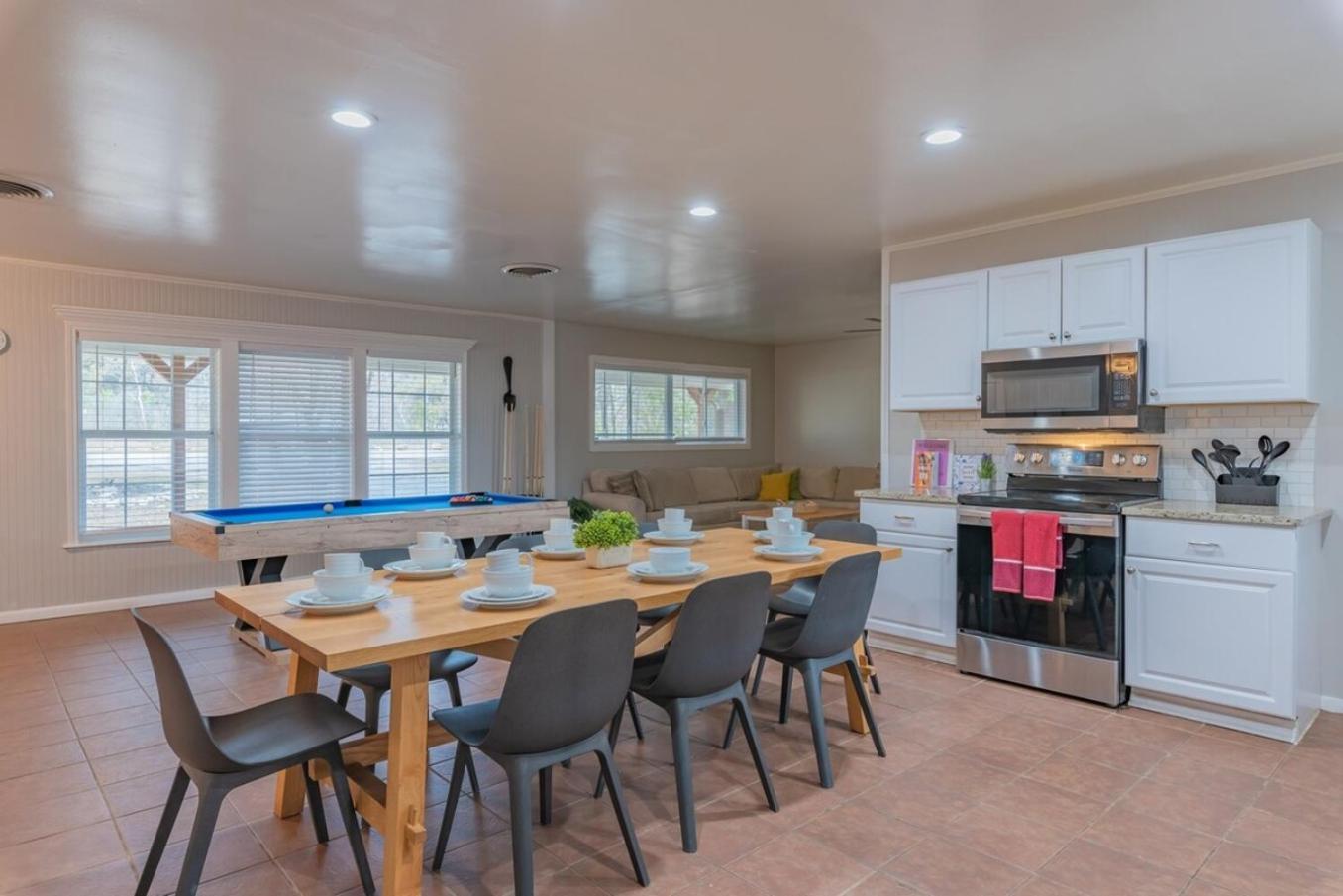 Texas Vacation Home, Game Room & Pool By Sixflags ซานอันโตนิโอ ภายนอก รูปภาพ