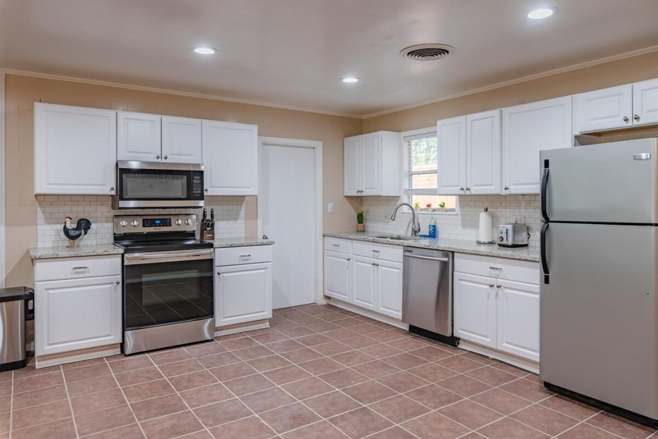 Texas Vacation Home, Game Room & Pool By Sixflags ซานอันโตนิโอ ภายนอก รูปภาพ